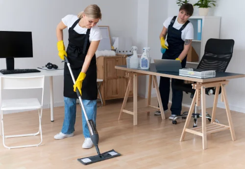 Nettoyage de bureau professionnel à Corme-Royal
